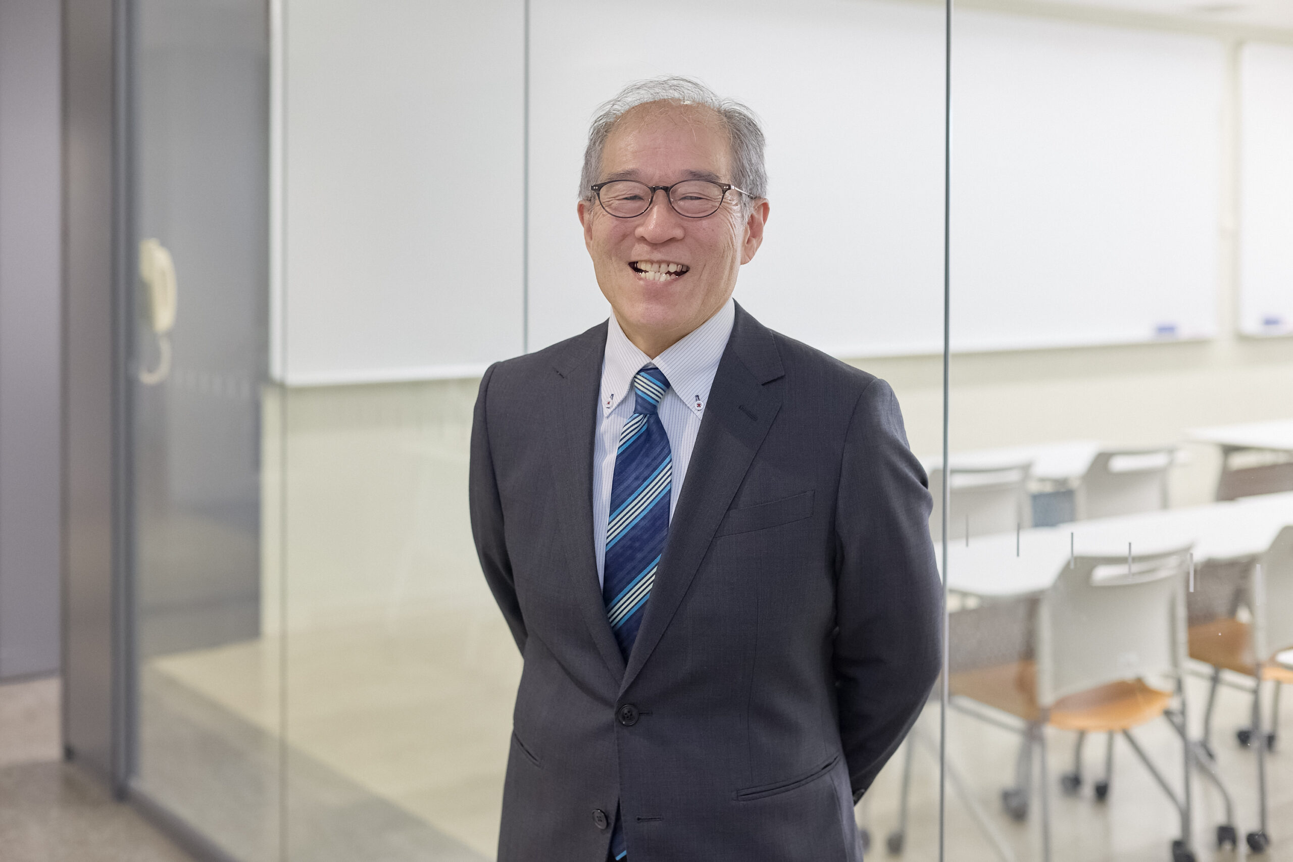 内田英二（うちだ・えいじ）先生